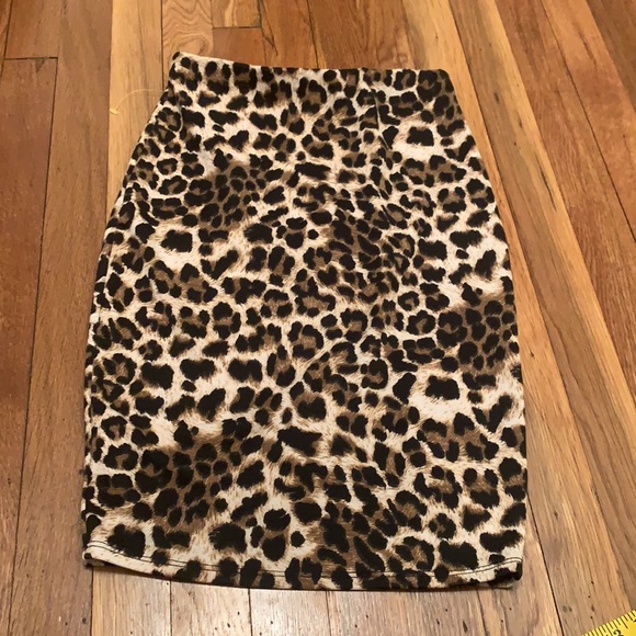Women skirt - Picture 6 of 6
